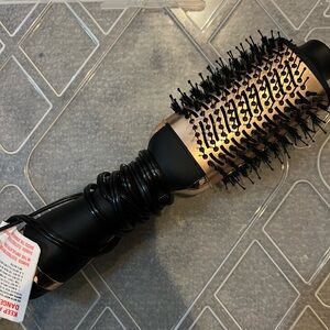 Black and Gold Hair Dryer Brush
